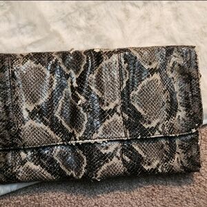 Urban Expressions Python Print Handbag